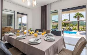 Awesome Home In Drazice With Wifi 