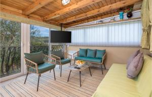Awesome Home In Mundanije With Wifi 