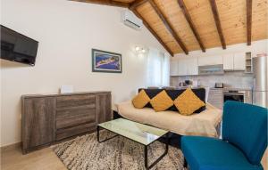 Awesome Home In Mundanije With Wifi 