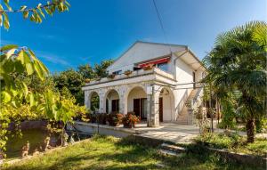 Awesome Apartment In Malinska With Wifi - 3hvězdičkové hotely ve městě Malinska