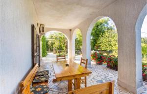 Awesome Apartment In Malinska With Wifi