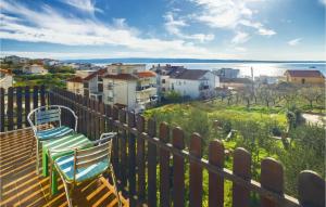 Beautiful Apartment In Podstrana