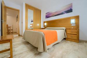 Two-Bedroom Apartment without Terrace room in Hotel Apartamentos Loto Conil