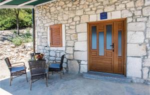 1 Bedroom Gorgeous Home In Slivno 