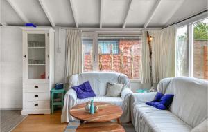 Nice Home In Warmenhuizen With Wifi