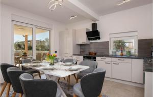 4 Bedroom Beautiful Home In Vodnjan