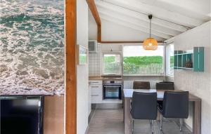 Nice Home In Warmenhuizen With Wifi