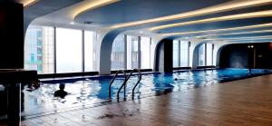 Studio Diamond Crown