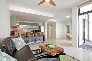 2BDR - City Explorer