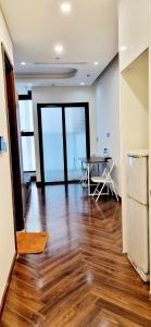 Studio Diamond Crown