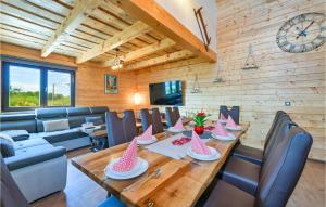 Amazing Home In Grabrovnik With Sauna 