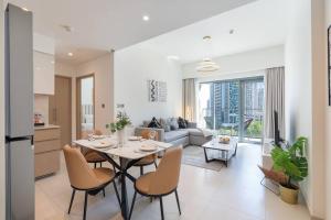 Stylish Urban Living - 1-bedroom in Burj Royale
