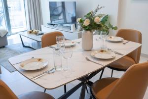 Stylish Urban Living - 1-bedroom in Burj Royale