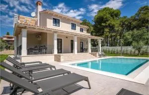 5 Bedroom Nice Home In Manjadvorci - Manjadvorci