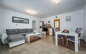 One-Bedroom Apartment In Divsici