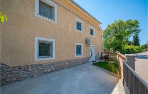 One-Bedroom Apartment In Divsici