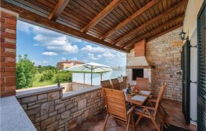 Stunning Home In Lovrecica With Wifi 