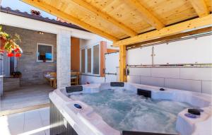 Amazing Apartment In Vodnjan With Wifi 
