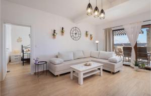 3 Bedroom Cozy Home In Kljuc 
