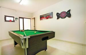 6 Bedroom Stunning Home In Lumbarda 