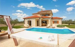 3 Bedroom Cozy Home In Kljuc - Širitovci