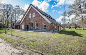 6 Bedroom Gorgeous Home In Nijverdal