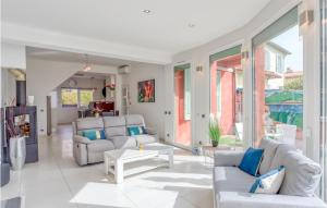 Nice Home In Saint-Laurent-Du-Var