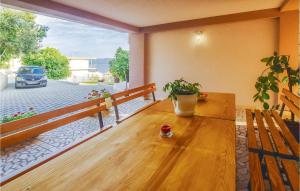 Two-Bedroom Apartment In Mali Rat