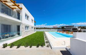 Gorgeous Home In Vrsi