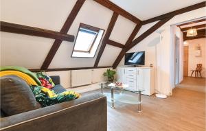 Appartements 2 Bedroom Lovely Apartment In Rouffach : photos des chambres