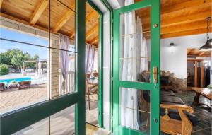 Stunning Home In Drinovci With Sauna