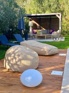 Maisons de vacances Le Jardin de Lau : Suite Supérieure 