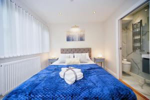 The Falcons NestEnsuite Self Check In And Out Luton Airport