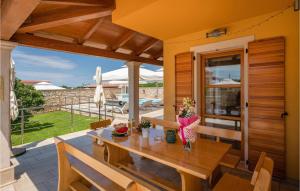 Nice Home In Hr-52215 Vodnjan 