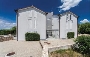 Nice Apartment In Malinska With Wifi