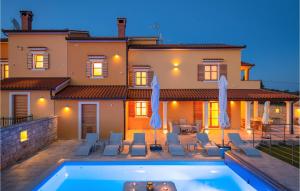 Nice Home In Hr-52215 Vodnjan