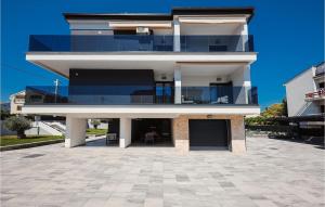 Beautiful Apartment In Zadar