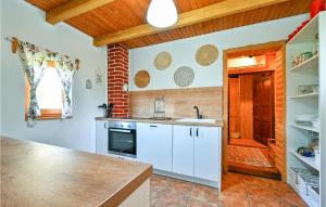 Nice Home In Augustanovec 