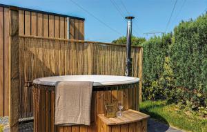 2 Bedroom Cozy Home In Heinkenszand