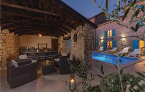 Four-Bedroom Holiday Home In Kringa