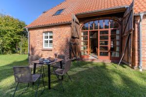 Gemeinschaftsunterkunft 2EZ 1DZ 2 Bäder - ruhig gelegen - Garten, Küche, WLAN, Parken, Self-Check-in, Ventilator