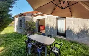 3 Bedroom Gorgeous Home In Chilhac - Langeac