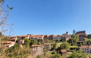 Maisons de vacances 3 Bedroom Gorgeous Home In Chilhac : photos des chambres