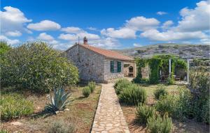 2 Bedroom Lovely Home In Kornati