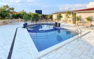 Cozy Home In Nerezine With Jacuzzi