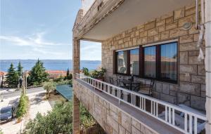 Two-Bedroom Apartment In Duce