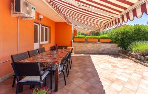 Nice Home In Risika With House Sea View 
