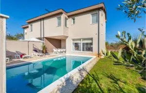 3 Bedroom Beautiful Home In Segotici - Pavicini