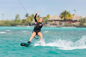 Lagoon Attitude (Adults Only)