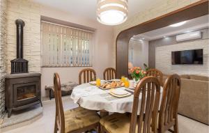 3 Bedroom Awesome Apartment In Rijeka 